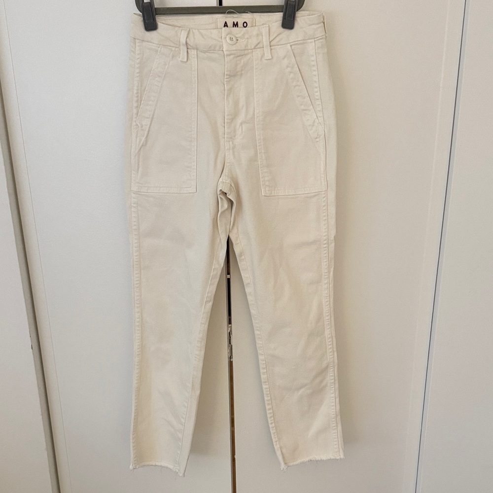 AMO Off-White Casual Trousers